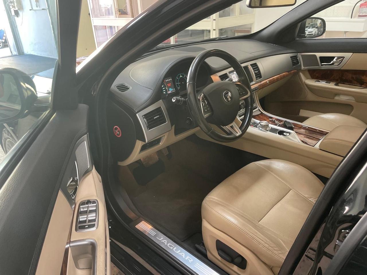 Jaguar XF 3.0 DS V6 Luxury