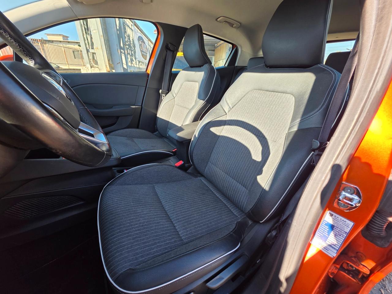 Renault Clio TCe 100 CV 5 porte Intens