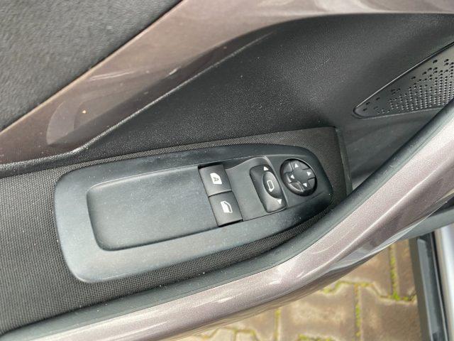 PEUGEOT 2008 BlueHDi 100 Allure