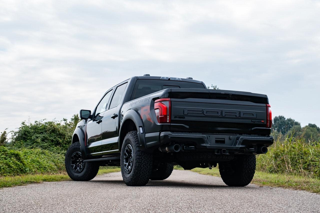 FORD F 150 RAPTOR R 4X4 SUPERCREW 5.2L SUPERCHARGED V8