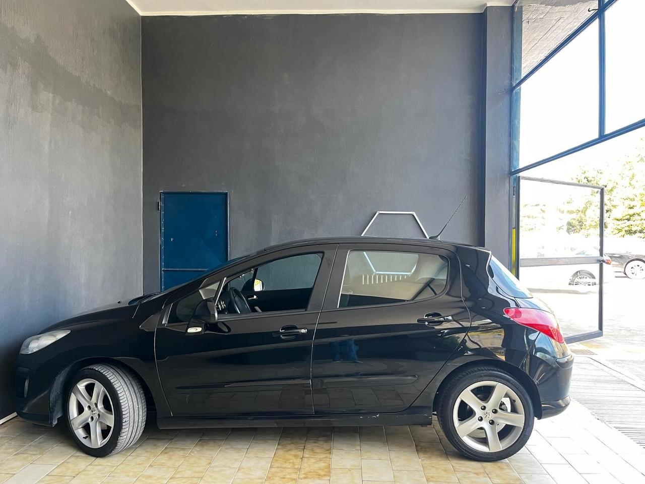 Peugeot 308 1.6 HDi 110CV 5p. Féline (5 Marce) 109 cv 80 kw