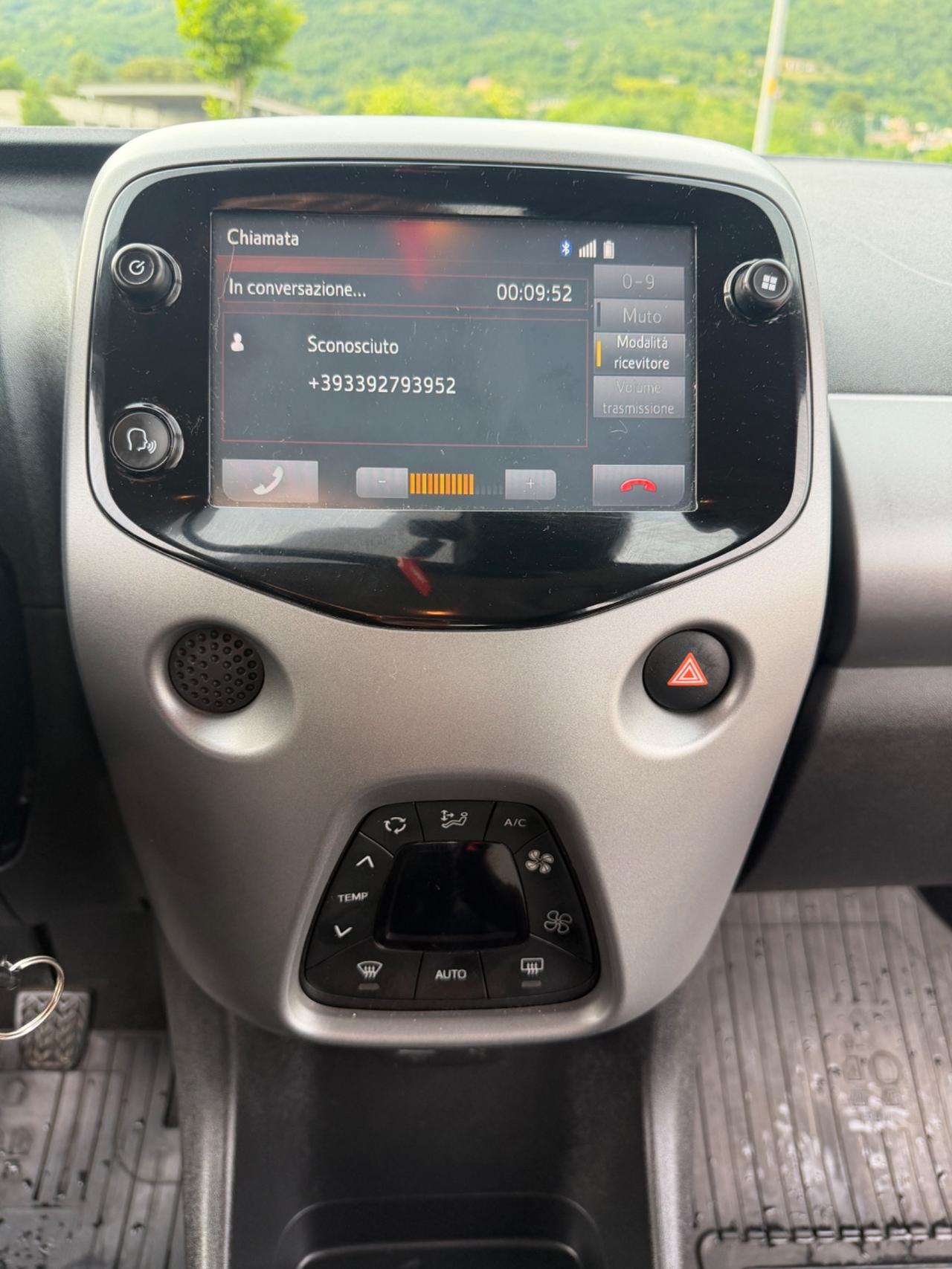Toyota Aygo 1.0 VVT-i 72 CV 5 porte x-clusiv