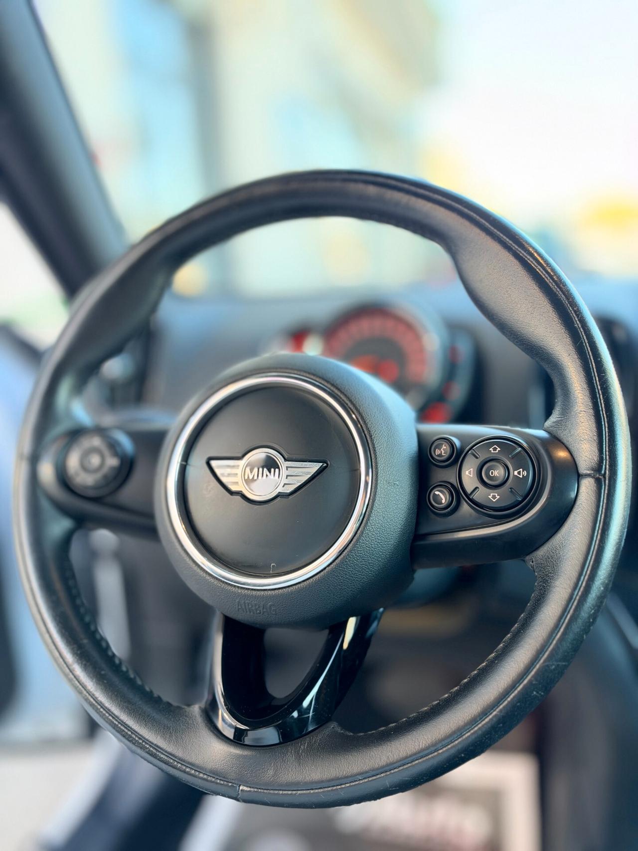 Mini Cooper D Countryman Hype auto my18 BICOLORE CON TETTO NERO, NAVI,FULL LED, BLUETOOTH,SCHERMO DIGITAL