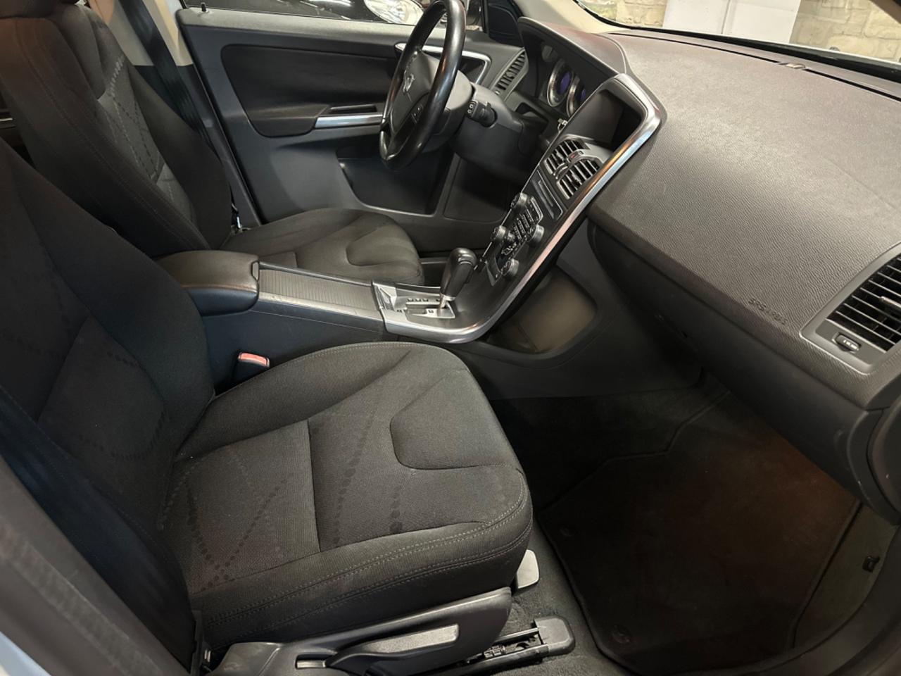 Volvo XC 60 XC60 D5 AWD Geartronic Kinetic