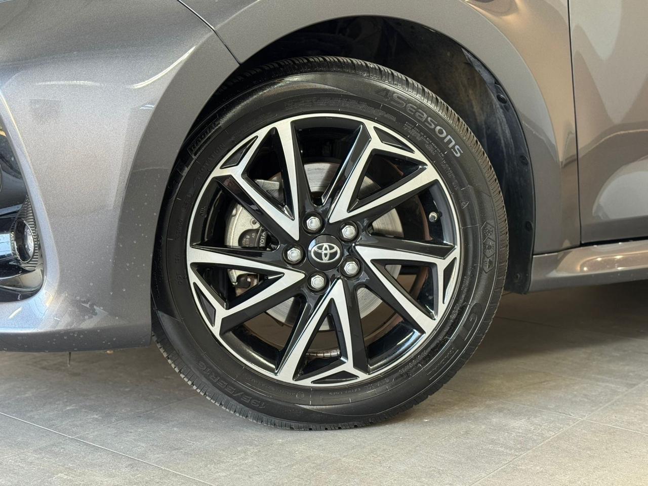 Toyota Yaris 1.5 Hybrid 5 porte Lounge