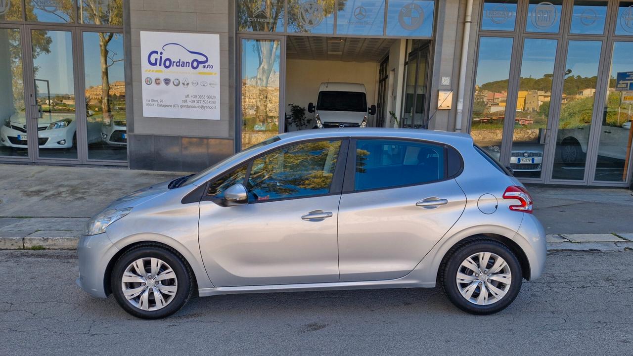 Peugeot 208 1.4 HDi 68 CV 5 porte Allure