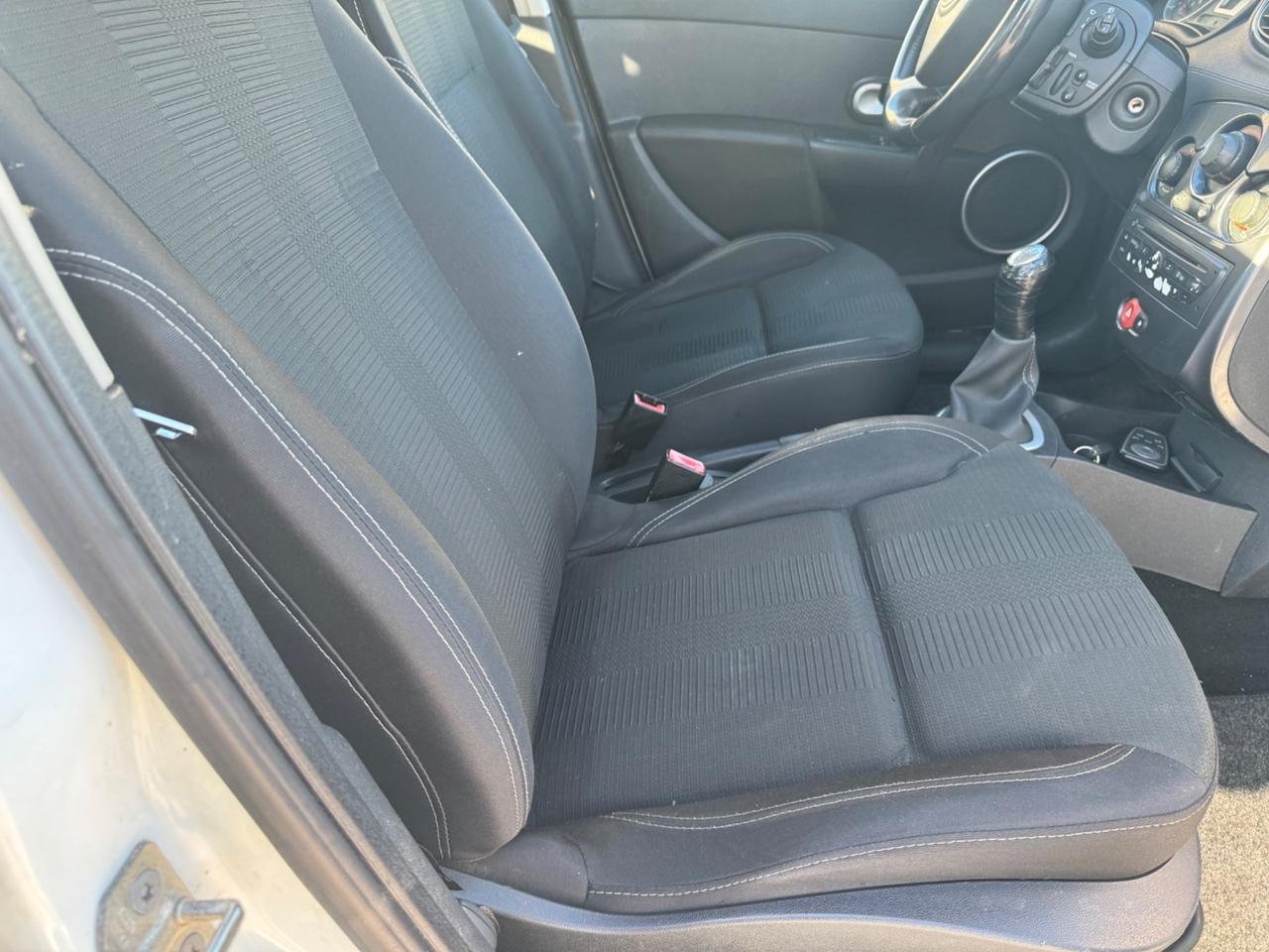 Renault Clio 1.2 16V 5 porte Luxe