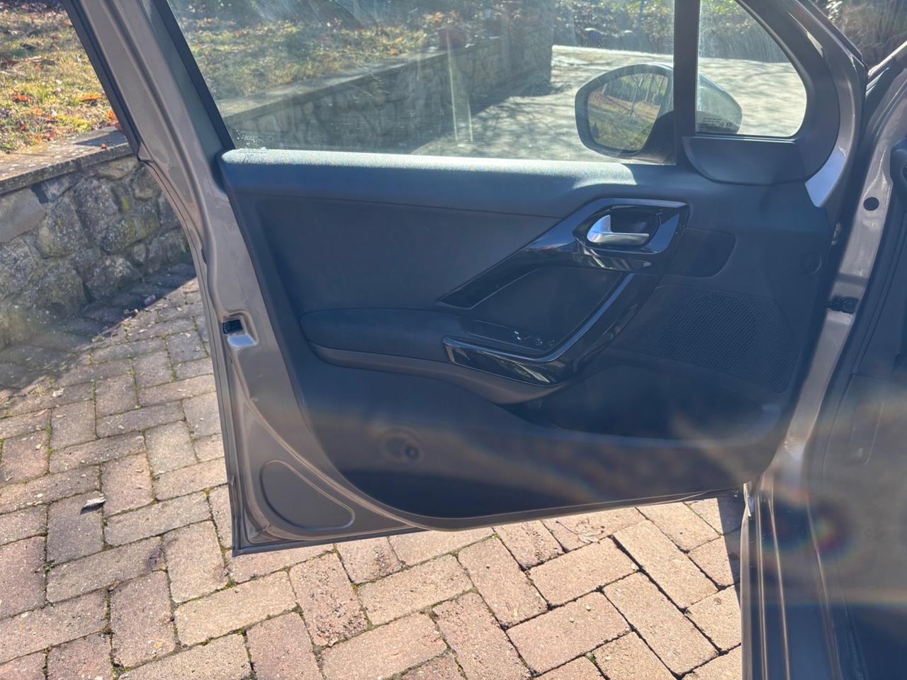 Peugeot 208 1.4 HDi 68 CV 5 porte Active