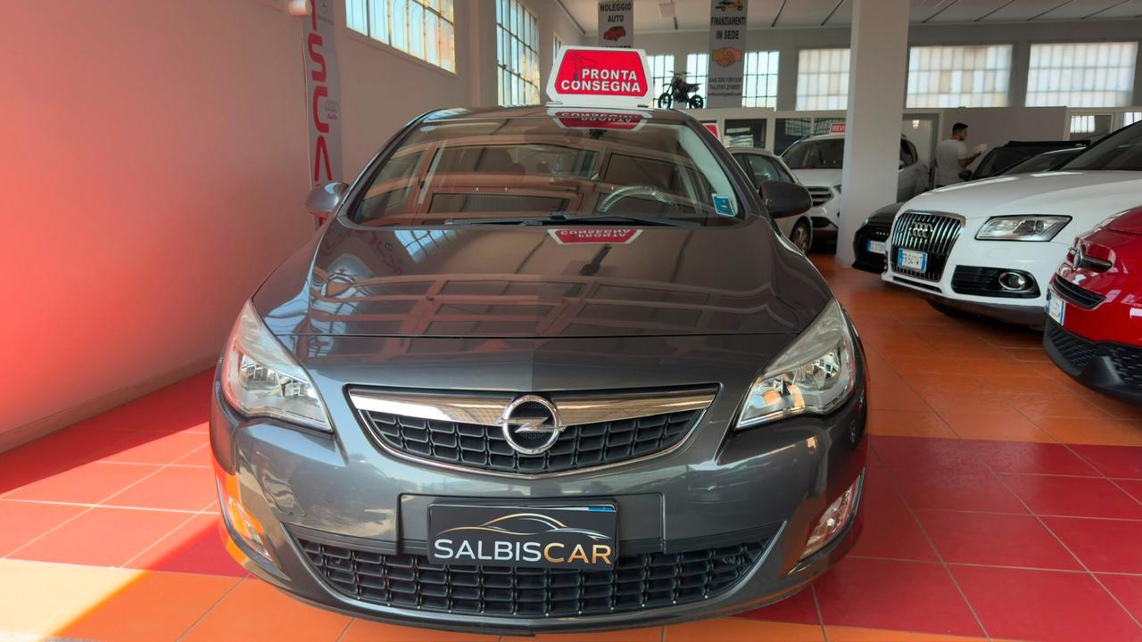 Opel Astra 1.4 100CV 5 porte Cosmo