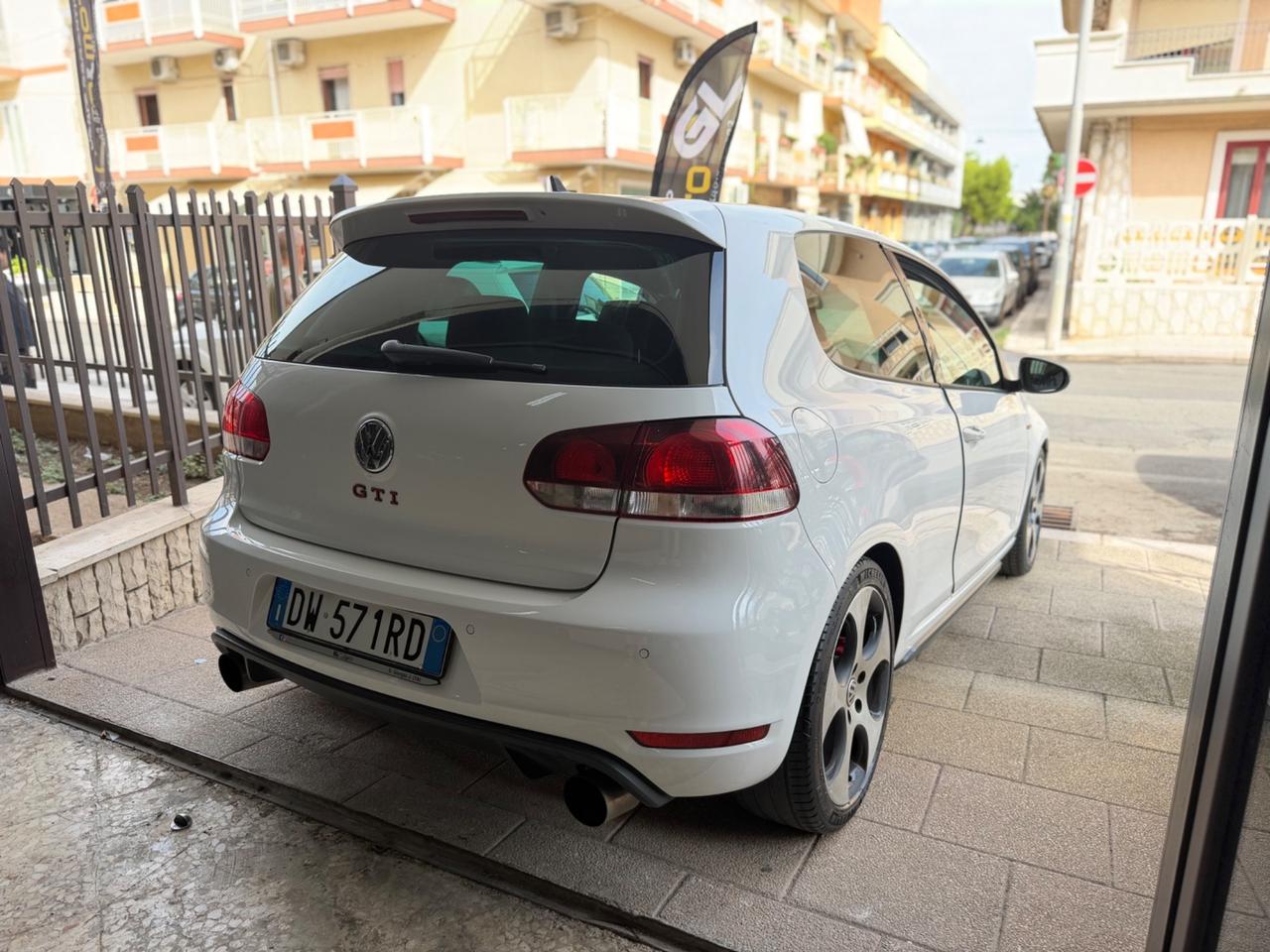 Volkswagen Golf GTI 2.0 TSI DSG 3p.