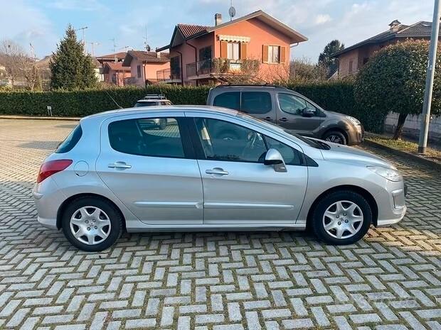 Peugeot 308 1.6 8V e-HDi 112CV Stop&Start robotiz. 5p. Allure