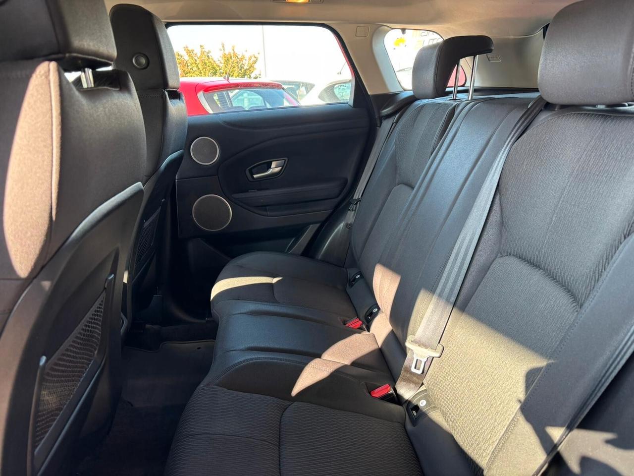 Range Rover Evoque 2.0 Diesel 4x4 Cambio Automatico con gancio traino