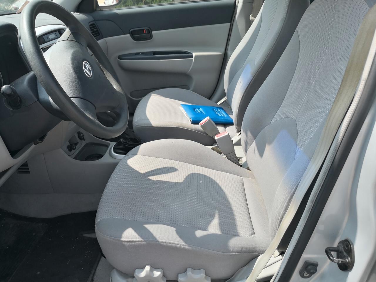 Hyundai Accent 1.4 benzina 5 porte 90milakm neopat