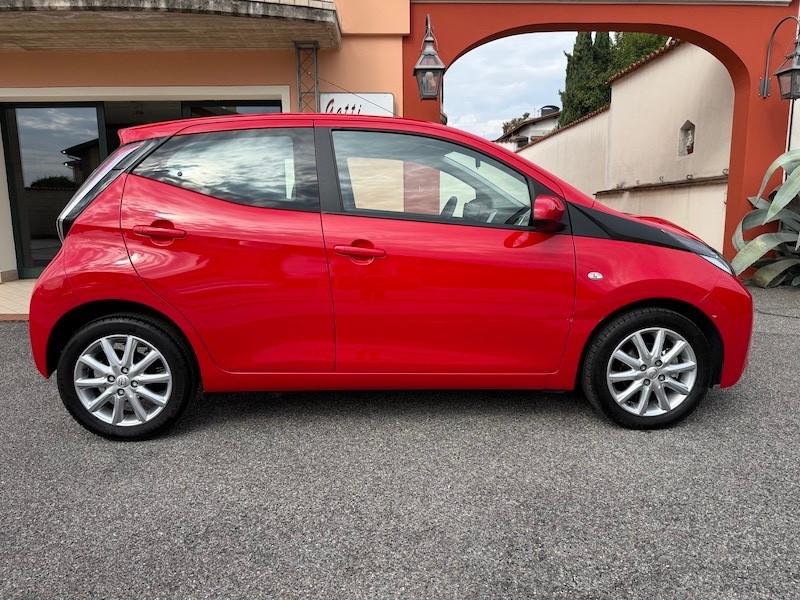 Toyota Aygo 1.0 VVT-i 69 CV 5 porte 9900 KM