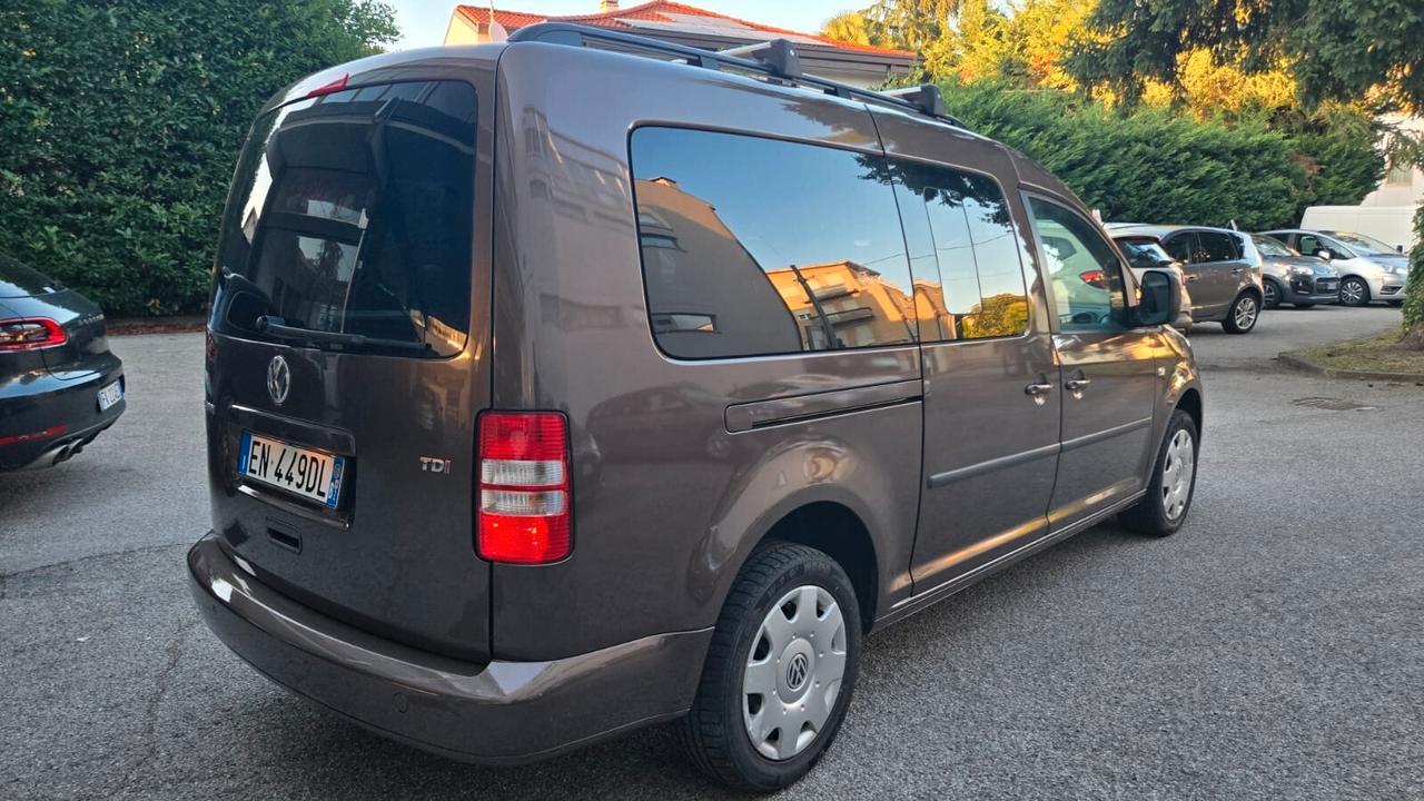 Volkswagen Caddy 7Posti Highline Maxi Neopatentati
