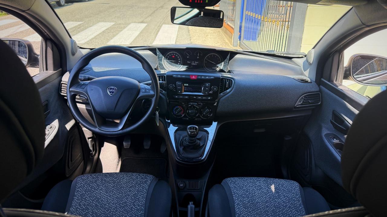 Lancia Ypsilon 1.0 Hybrid Silver - 12/2022