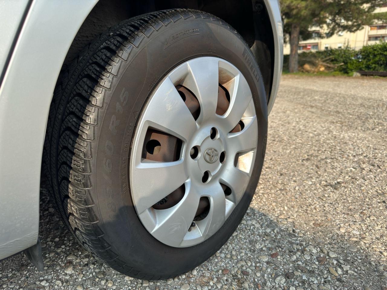 Toyota Yaris 1.3 Benzina cambio AUTOMATICO