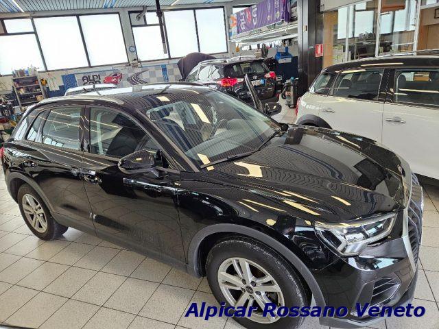 AUDI Q3 35 TDI Business Advanced