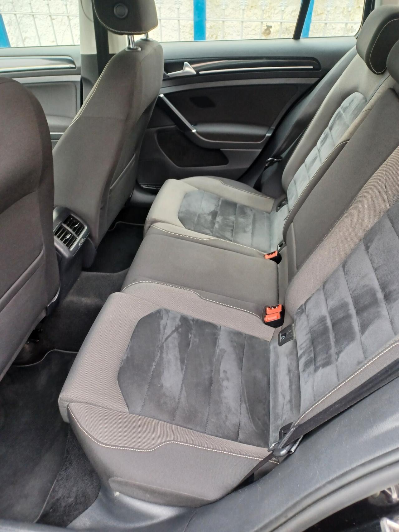 Volkswagen GOLF 1.6 TDI 110 CV DSG Highline