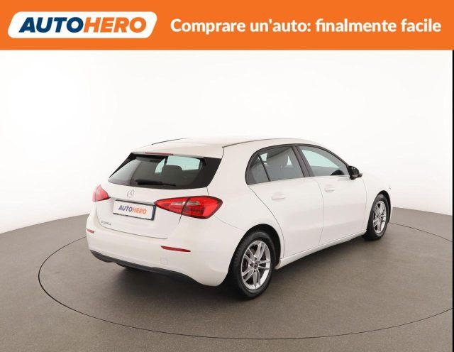 MERCEDES-BENZ A 180 d Automatic Business Extra