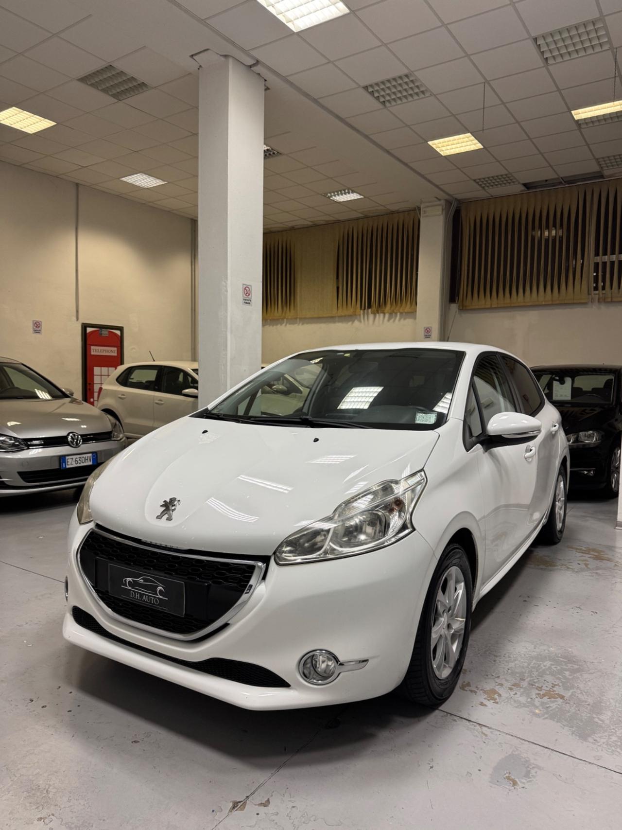 Peugeot 208 1.4 HDi 68 CV 5 porte Allure