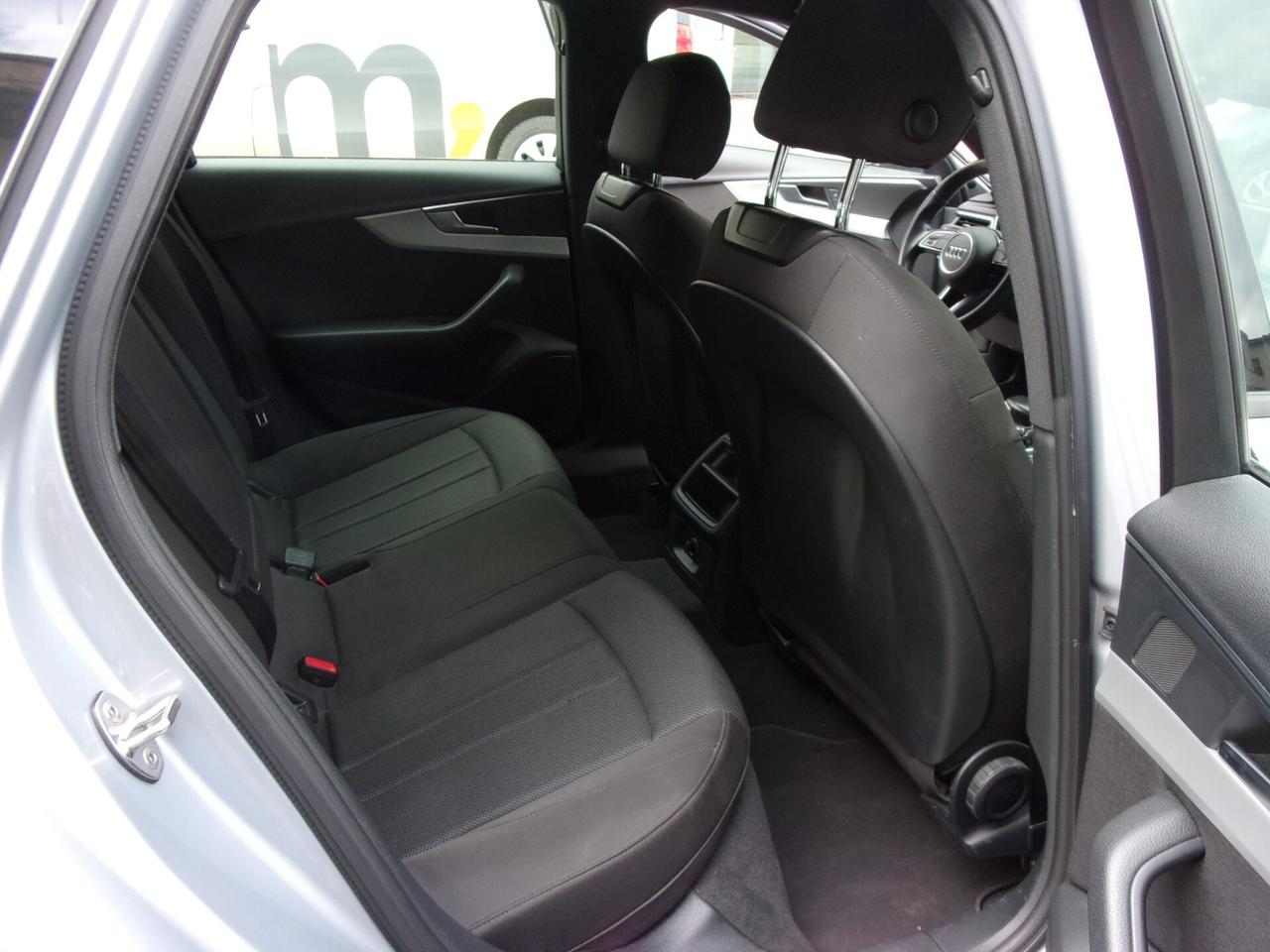 Audi A4 Avant 30 TDI/136 CV S tronic Business Advanced