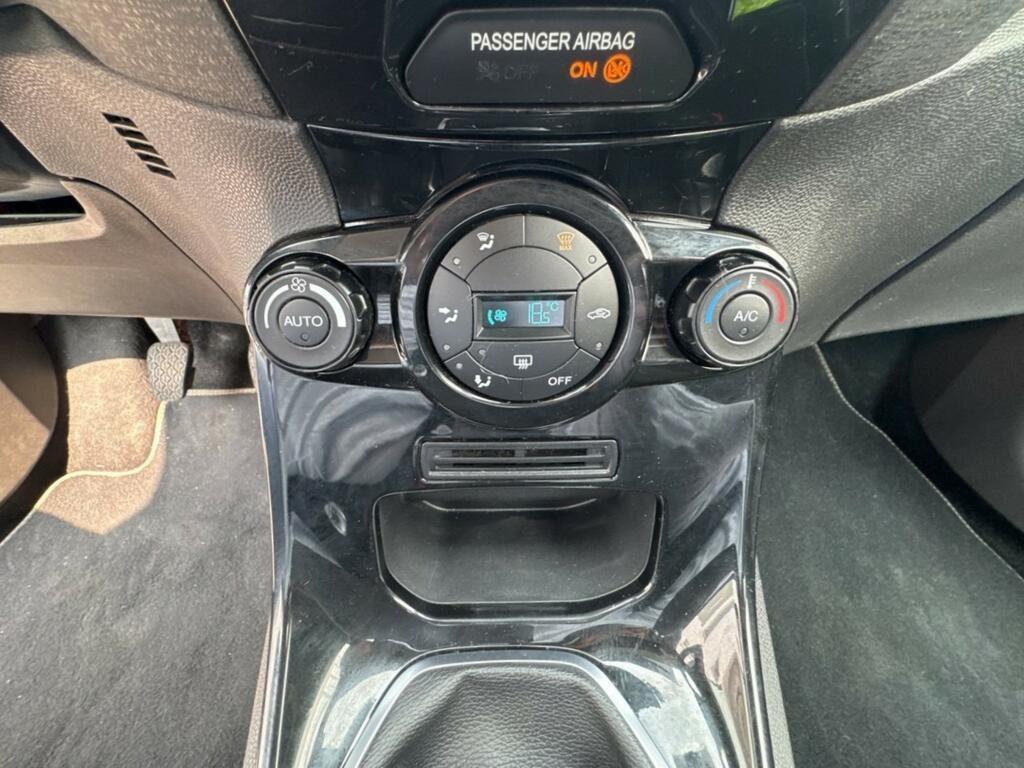 Ford Fiesta 5 Porte 1.2 Titanium