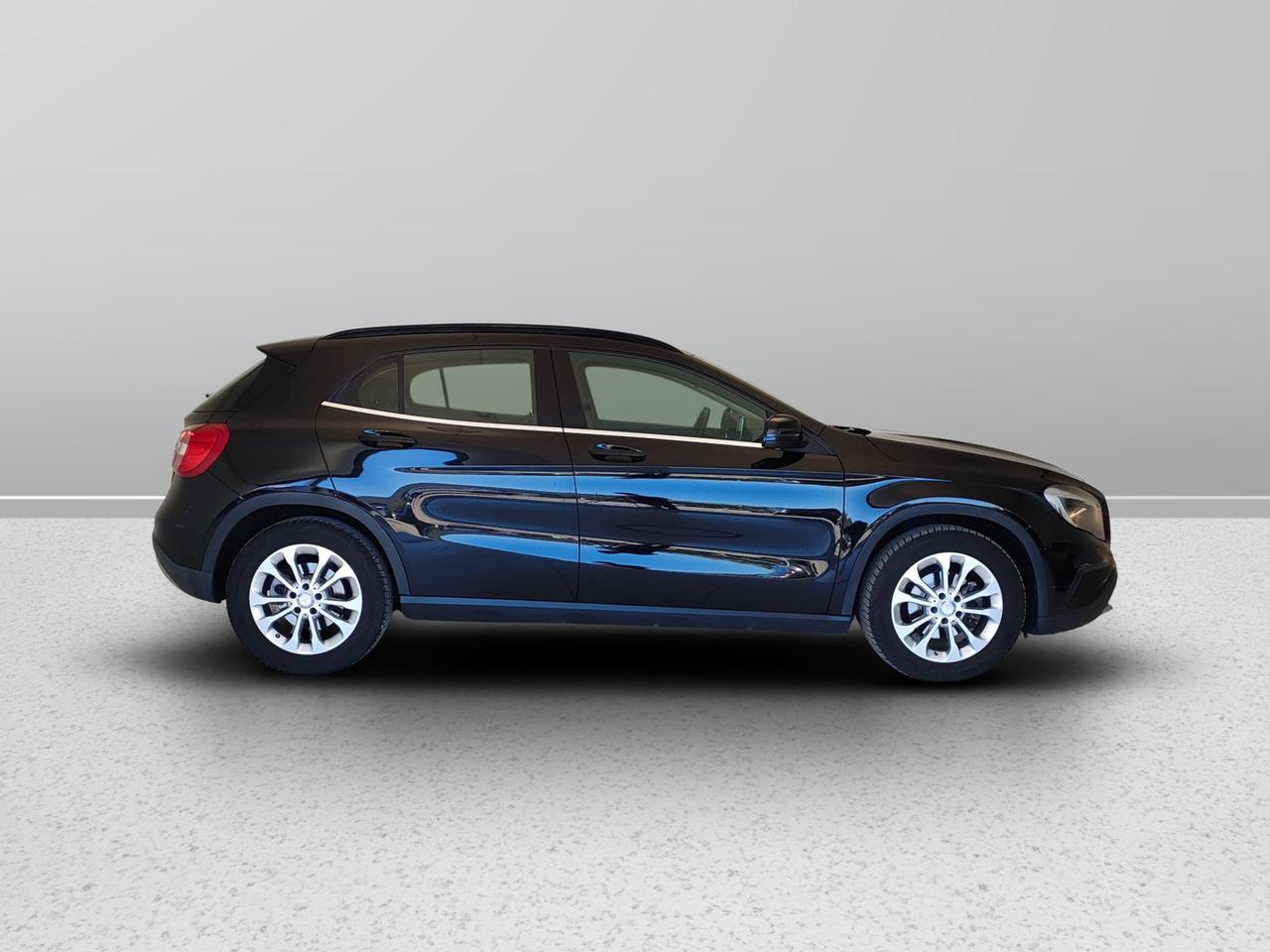 Mercedes-Benz GLA-X156 2017 - GLA 180 d Business