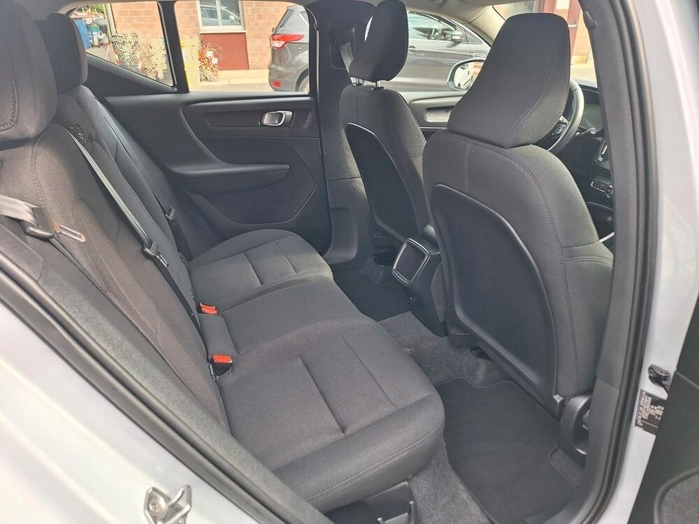 Volvo XC40 Momentum Core