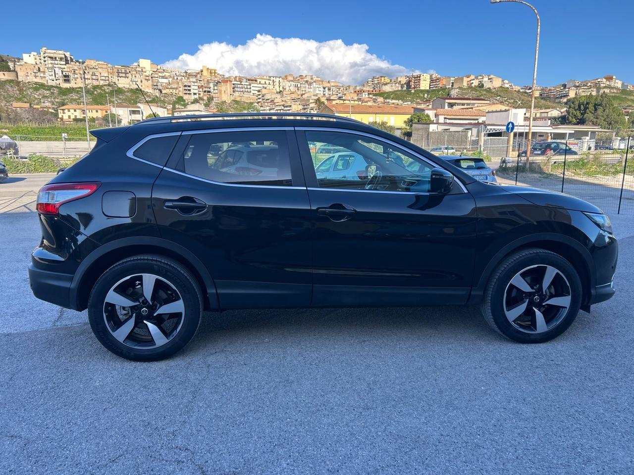 Nissan Qashqai 1.5 dCi 360 N-Tech