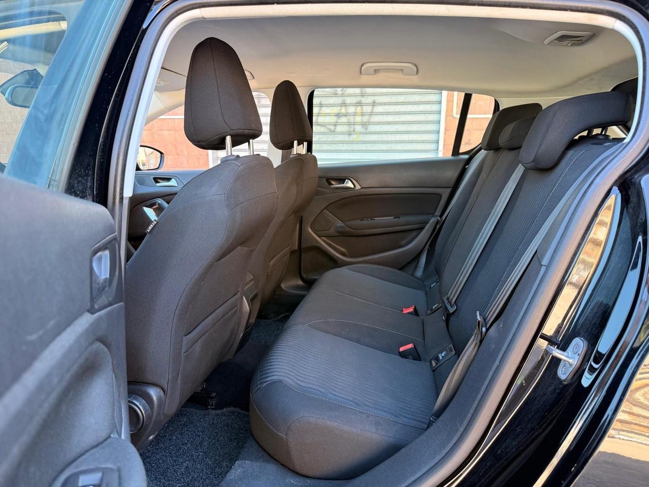 Peugeot 308 BlueHDi 100 S&S Business