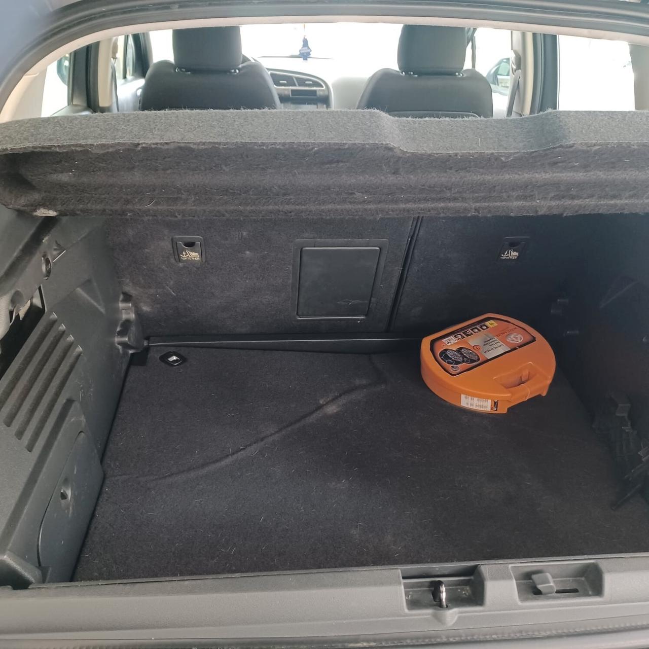 SPAZIOSA IDEALE PER FAMIGLIE 3008 1.6 HDI