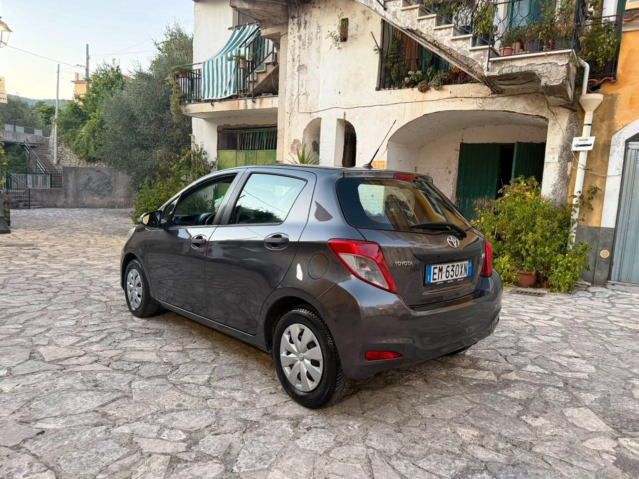 Toyota Yaris 1.0 5 porte Active