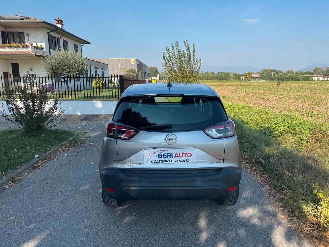 Opel Crossland X adatta neopatentati