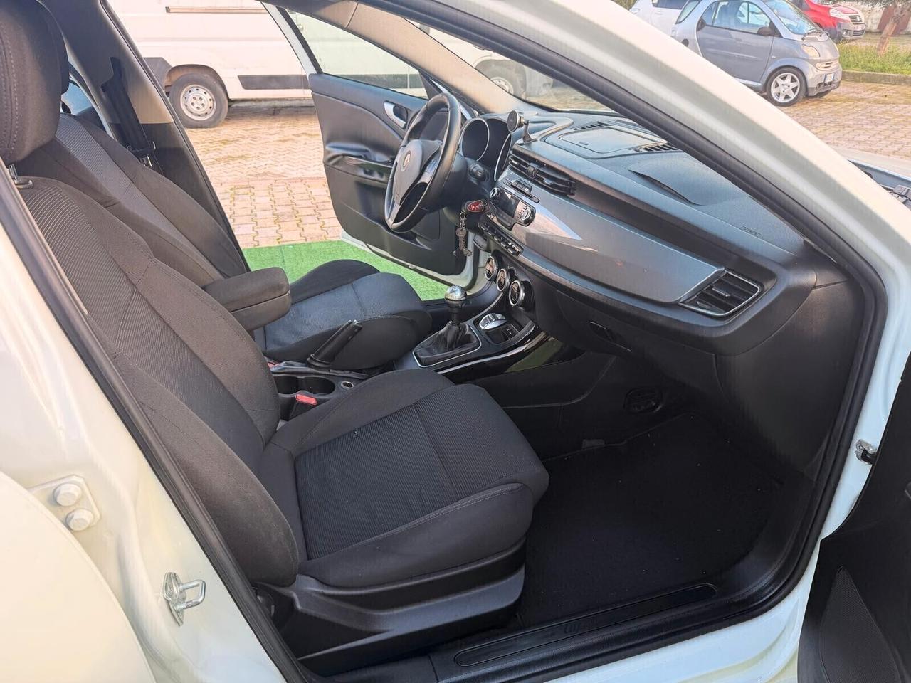 Alfa Romeo Giulietta 1.6 JTDm-2 105 CV Distinctive