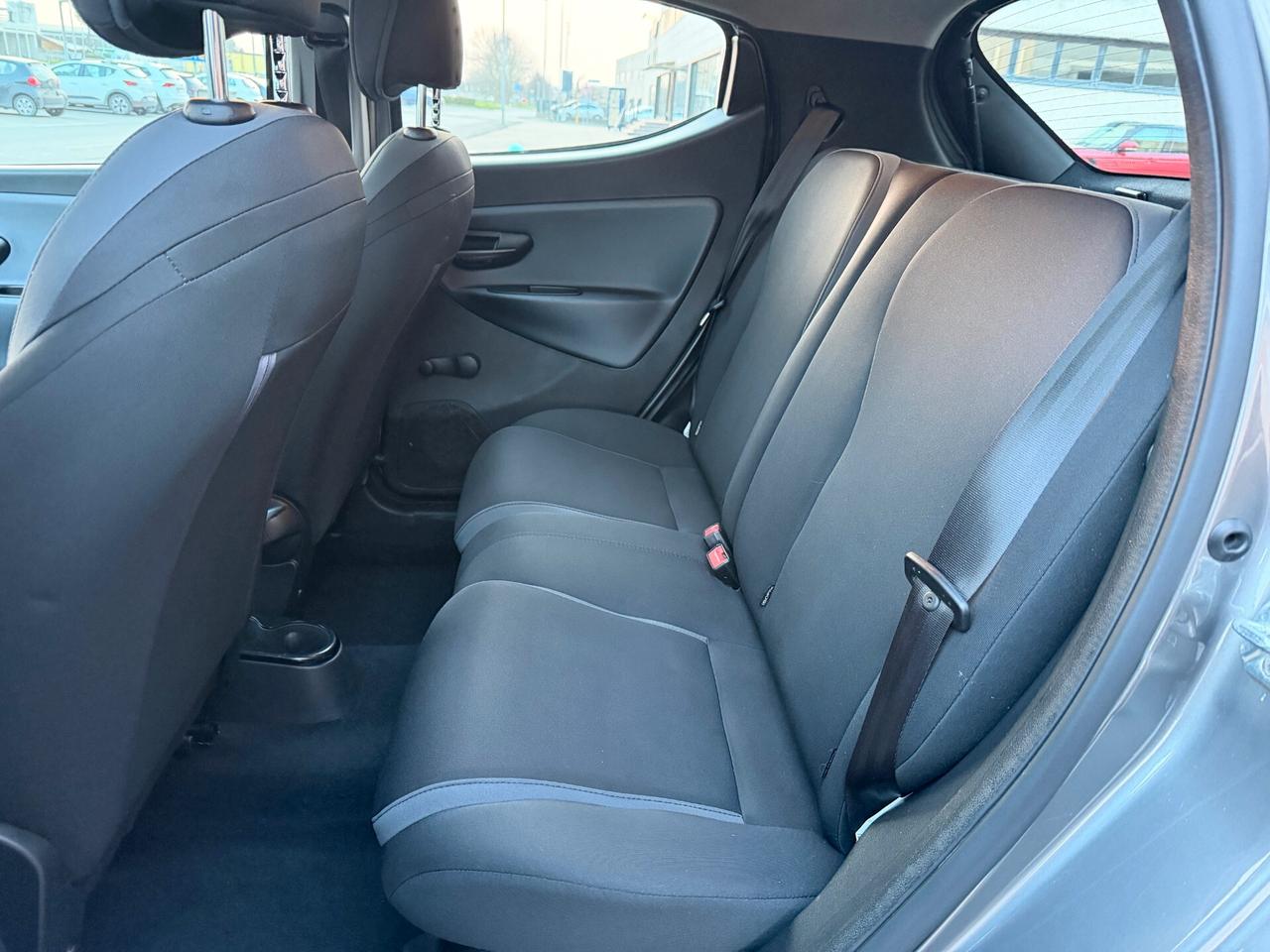 Lancia Ypsilon 1.2 69 CV, OK NEOPATENTATI