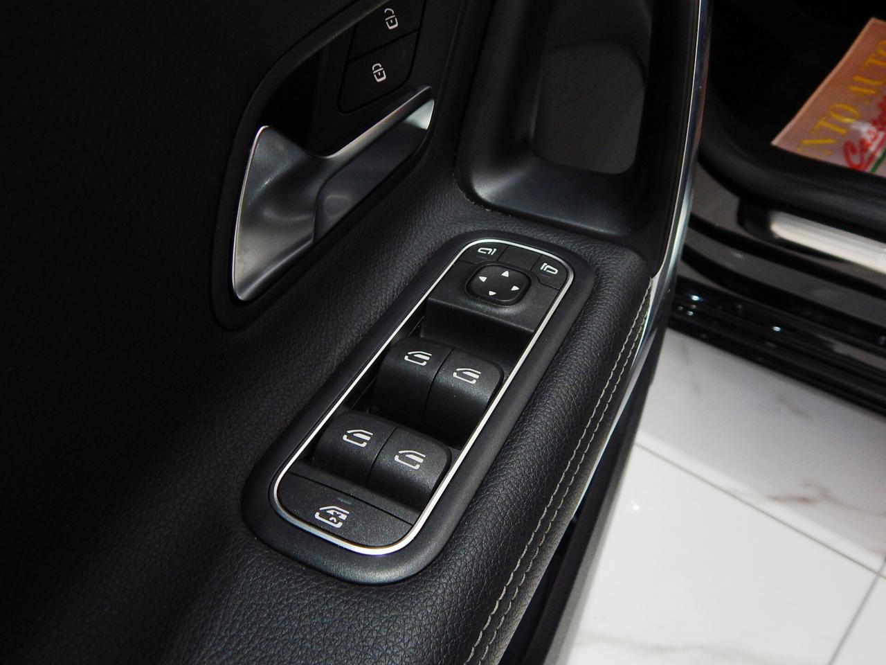 Mercedes-Benz A 180 d Sport Aut. TETTO-NAVI-PELLE-LED-XENON-KAMERA