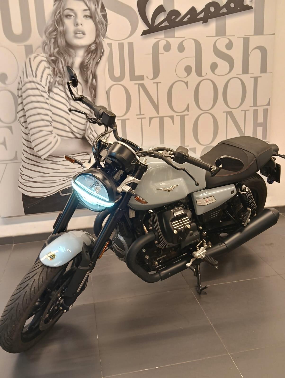 Moto Guzzi V7 V SPORT E5+