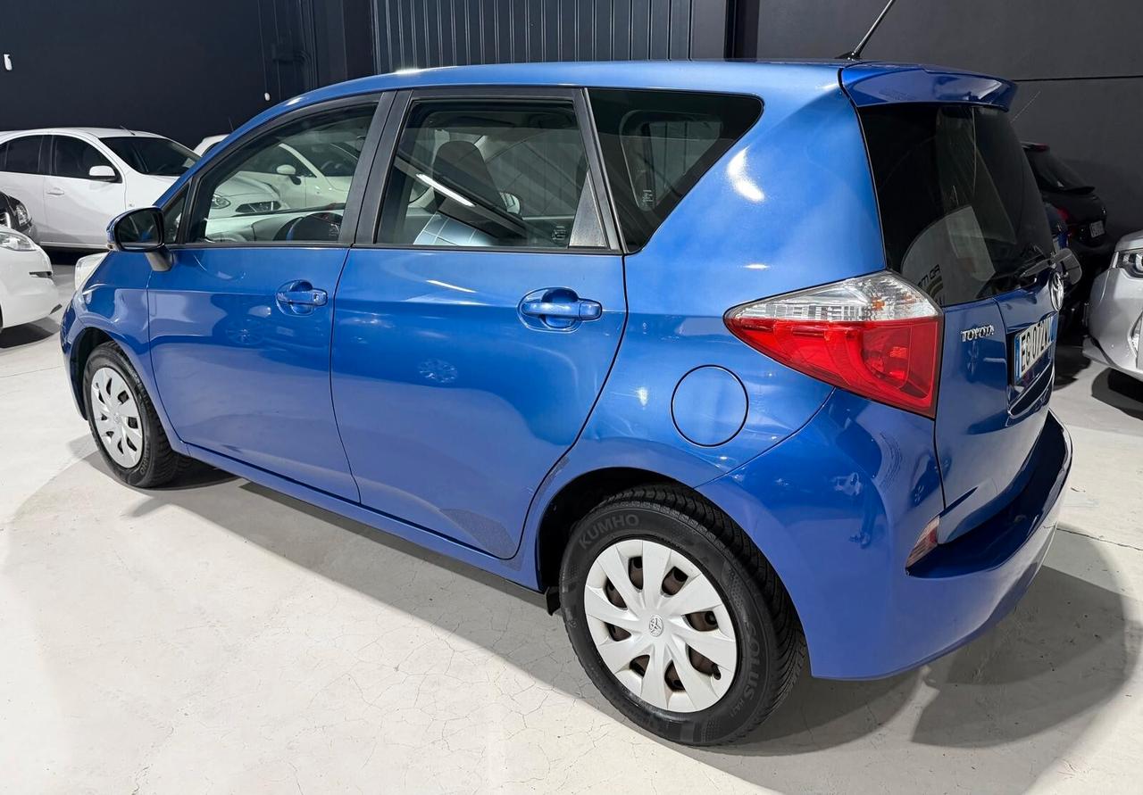 Toyota Verso Benzina Neopatentati Retrocamera