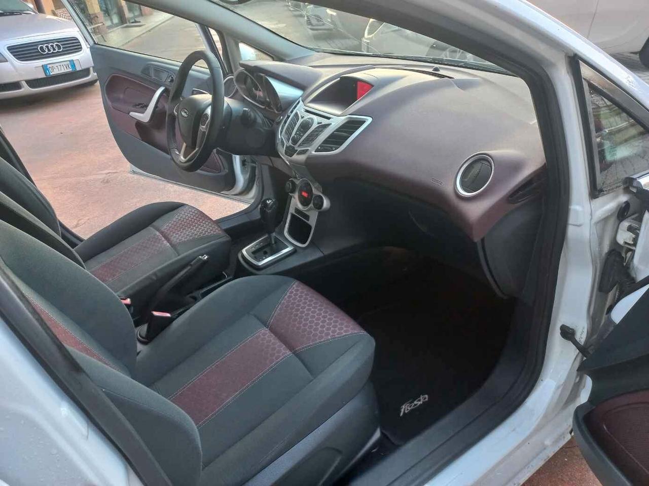 Ford Fiesta 1.4 96 CV AUTOMATICA TITANIUM