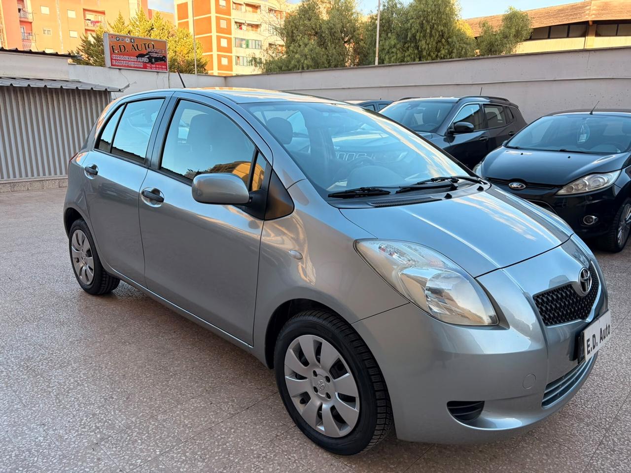 Toyota Yaris 1.0 5 porte