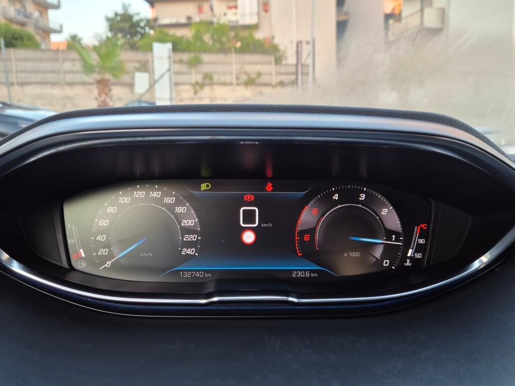 Peugeot NEW 3008 BlueHDi 130CV MANUALE