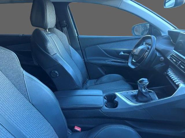 PEUGEOT 5008 PureTech Turbo 130 S&S Allure Pack