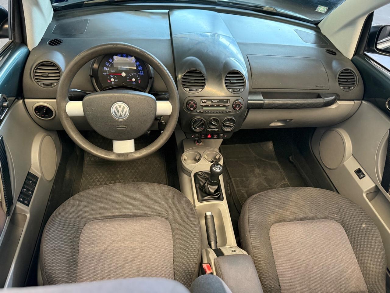 Volkswagen New Beetle 1.6 Cabrio