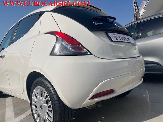 LANCIA Ypsilon 1.2 69 CV 5 porte Silver