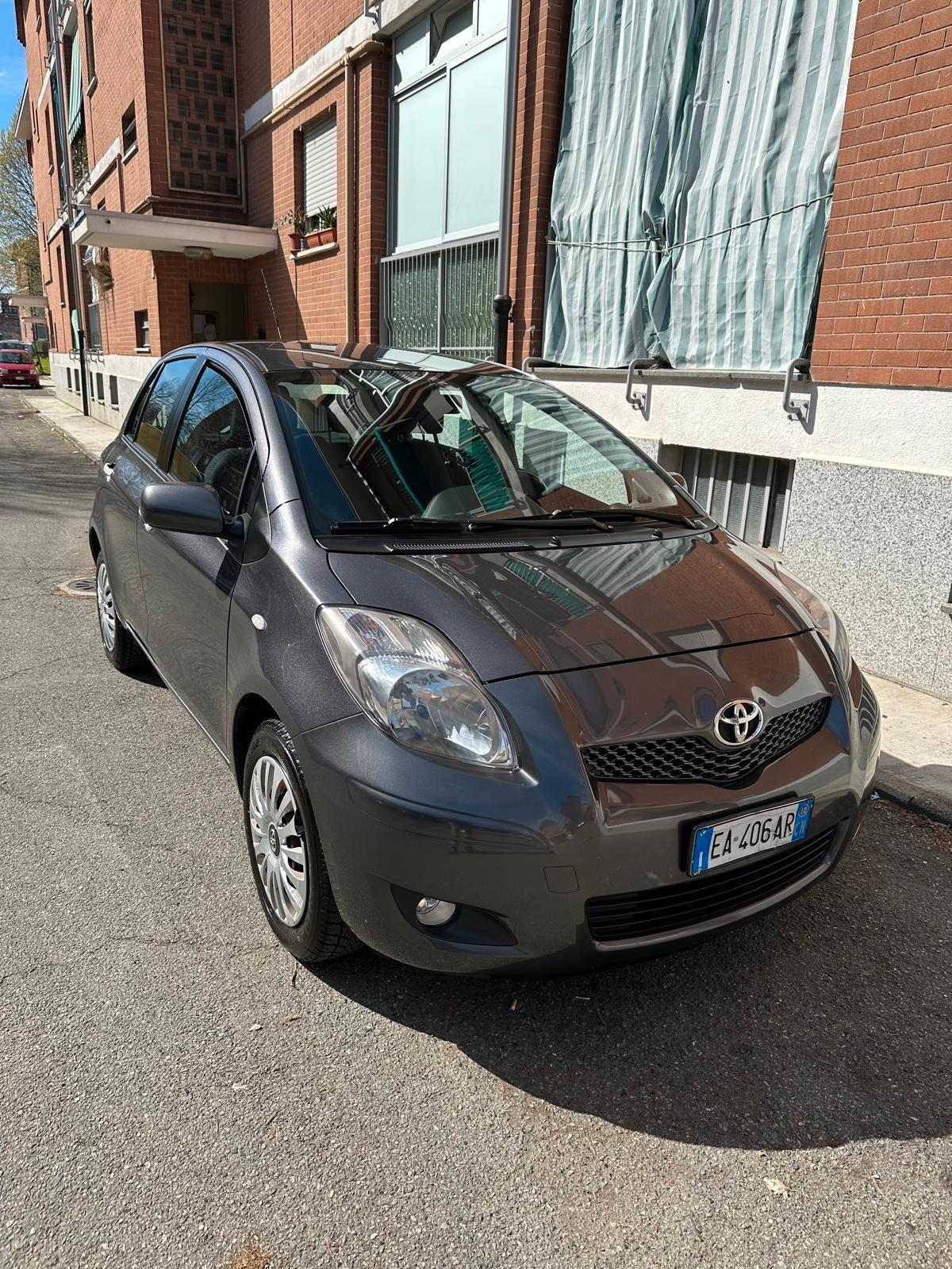 Toyota Yaris 1.0 5 porte Sol