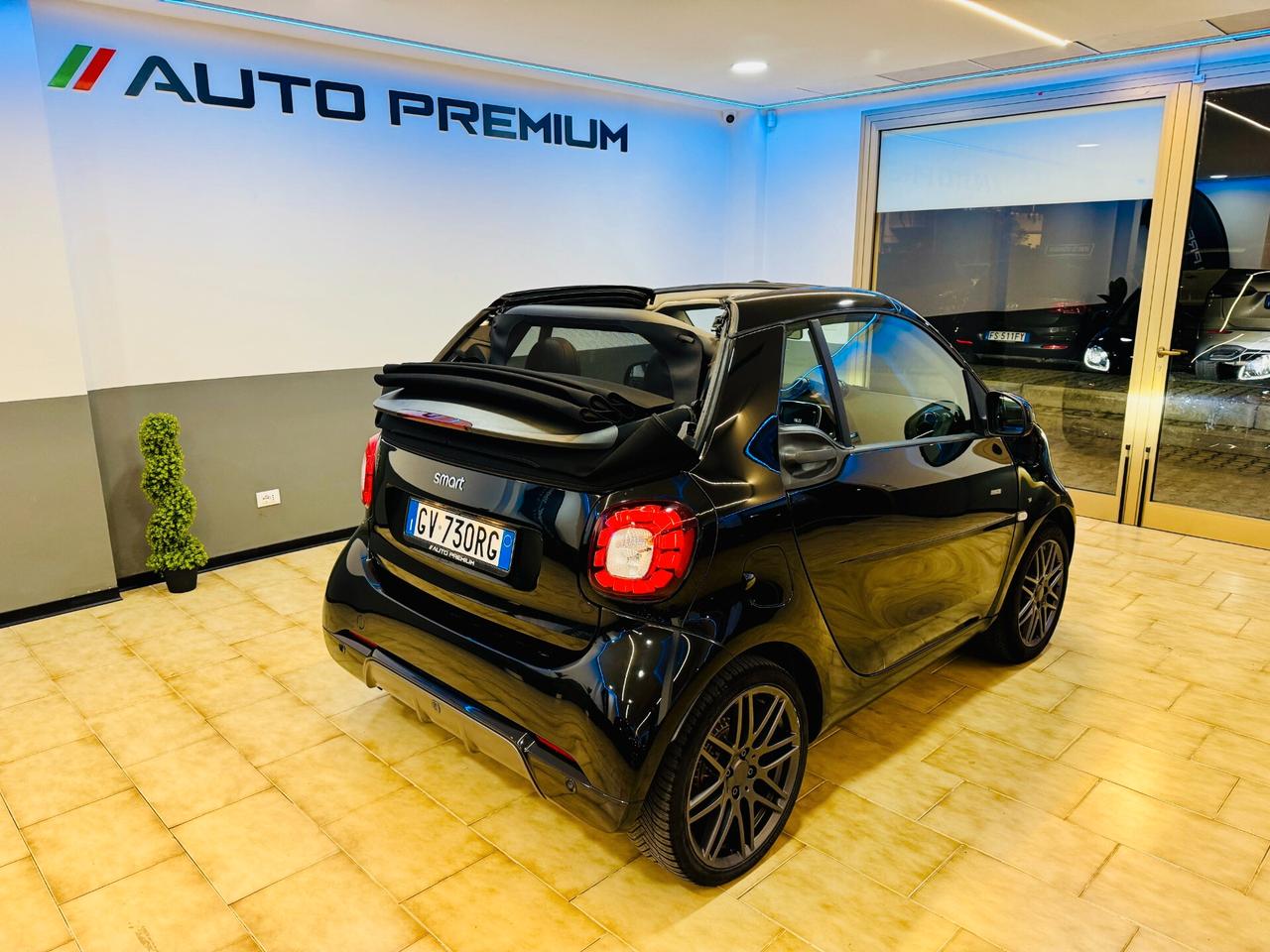 Smart ForTwo 90CV Brabus 0.9 Cabrio Autom / RetroCam Touch