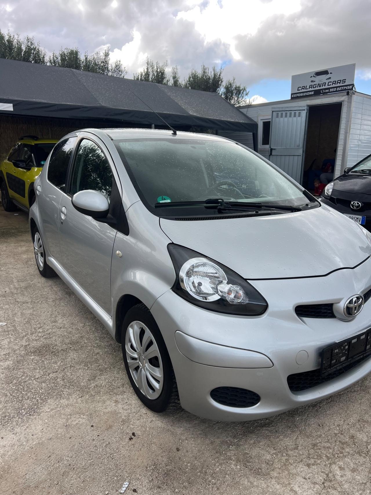 Toyota Aygo 1.0 12V VVT-i 5 porte Sol