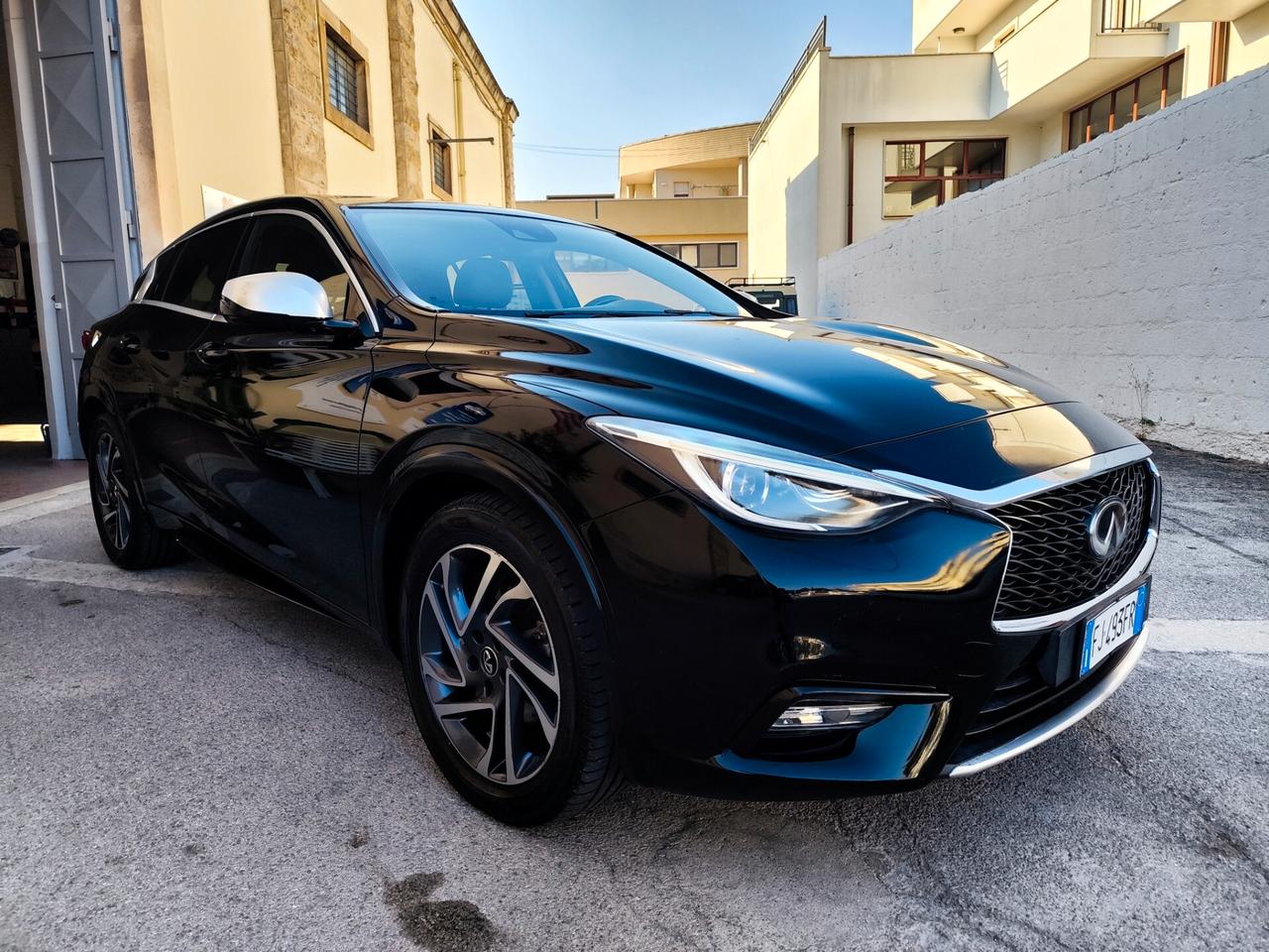 Infiniti Q30 1.5 diesel DCT Business Executive
