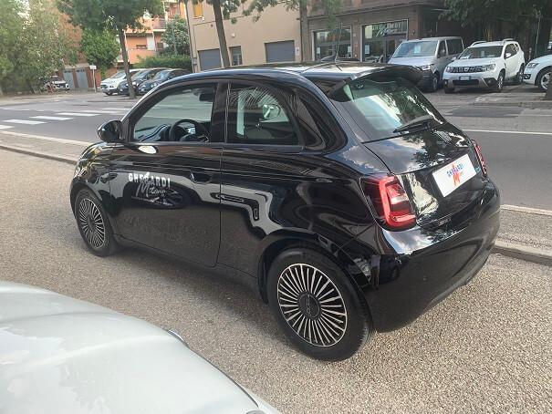 Fiat 500 500e Berlina 42 kWh Icon